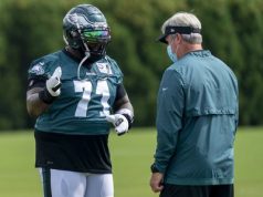 Eagles give Jason Peters pay raise as he moves from guard to tackle