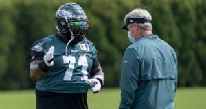 Eagles give Jason Peters pay raise as he moves from guard to tackle