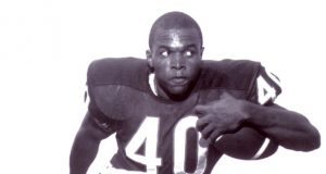 Bears legend and Hall of Fame RB, Gale Sayers dies at 77