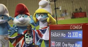 Mo Farah breaks one-hour world record