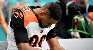 Bengals tell disgruntled Carlos Dunlap to stay home