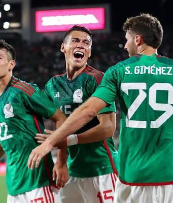 Mexico Edge South Korea to Stay Perfect at the World Cup