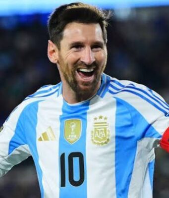 Argentina Stages Thrilling Comeback to Reach World Cup Quarterfinals