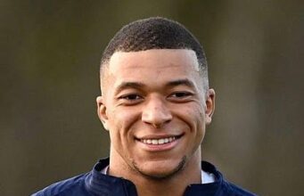 Kylian Mbappé Makes History with Second Straight World Cup Golden Boot