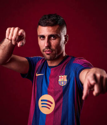 Rodri Is Officially a Barcelona Player β Did Man City Just Make a Huge Mistake