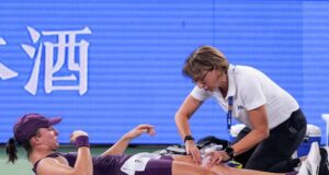 Iga Swiatek’s WTA Finals Hopes Are in Serious Trouble, Is Her Injury Costing Her the Season?